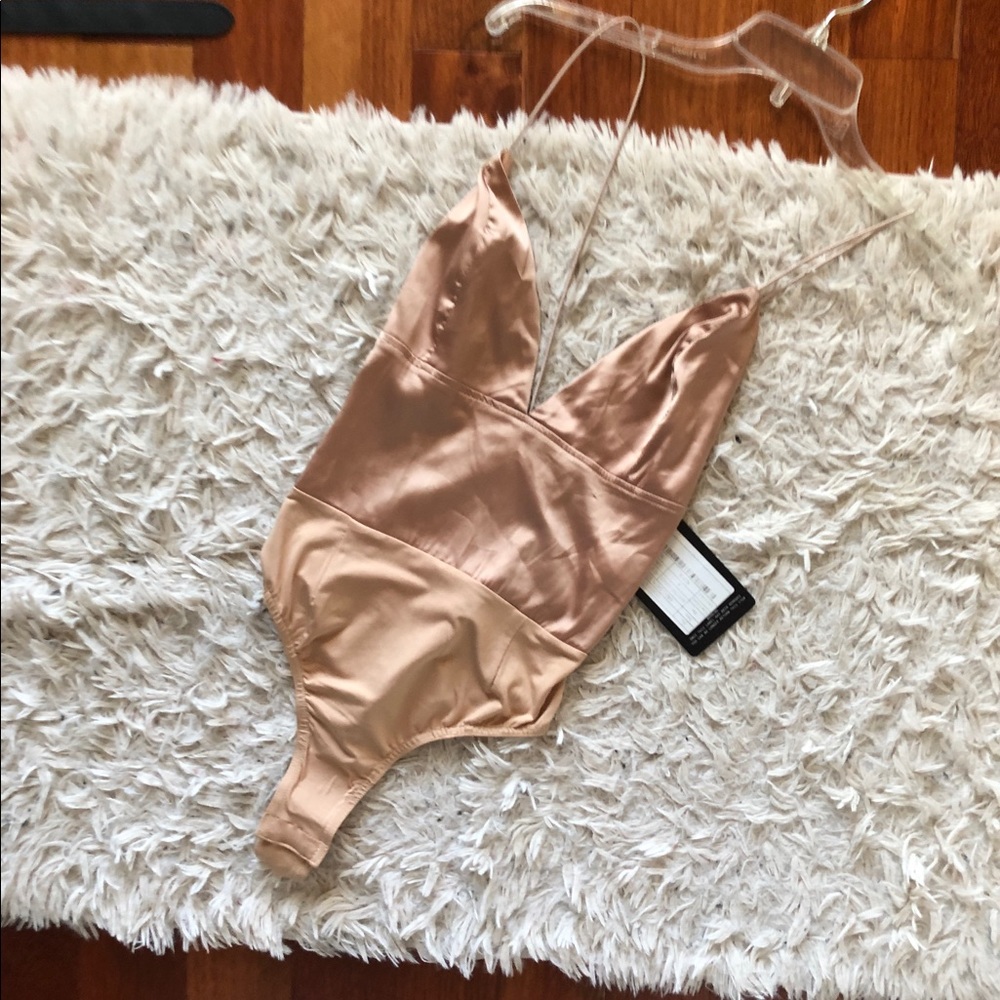 MISSGUIDED: BRAND NEW Tan satin low cut bodysuit